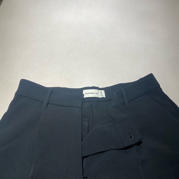 Abercrombie Premium Crepe Tailored Ultra Wide leg pant - Picture 5 of 8